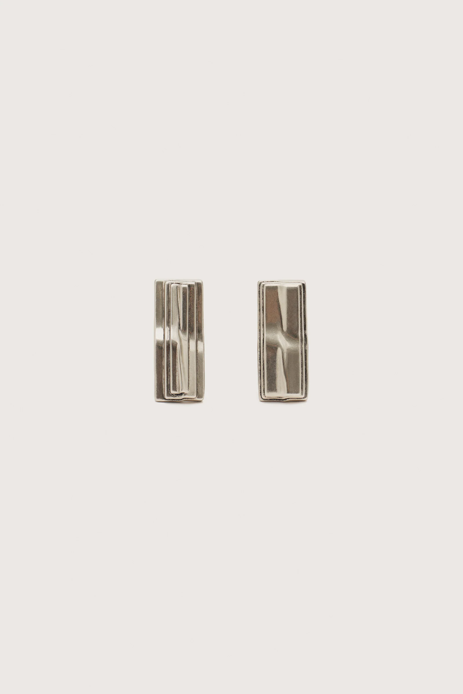 Drifted Lines Earring - Image 3